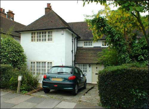 137 Hampstead Way